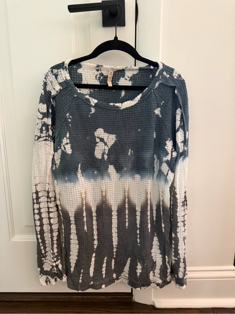 XCVI Tie-Dye Waffle Knit Long Sleeve Tunic in Blue, White, Gray